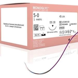 Fil de suture Resorbable Monofilament  Résorbable Rapide Taille : 5/0 Aiguille : DS 18  ( aiguille 3/8  18 mm) Longueur du fil : 45 cm Couleur du fil violet
